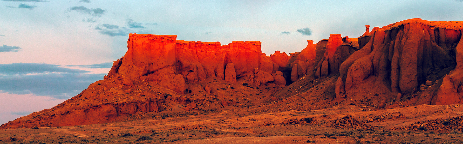 Bayanzag – Flaming Cliff
